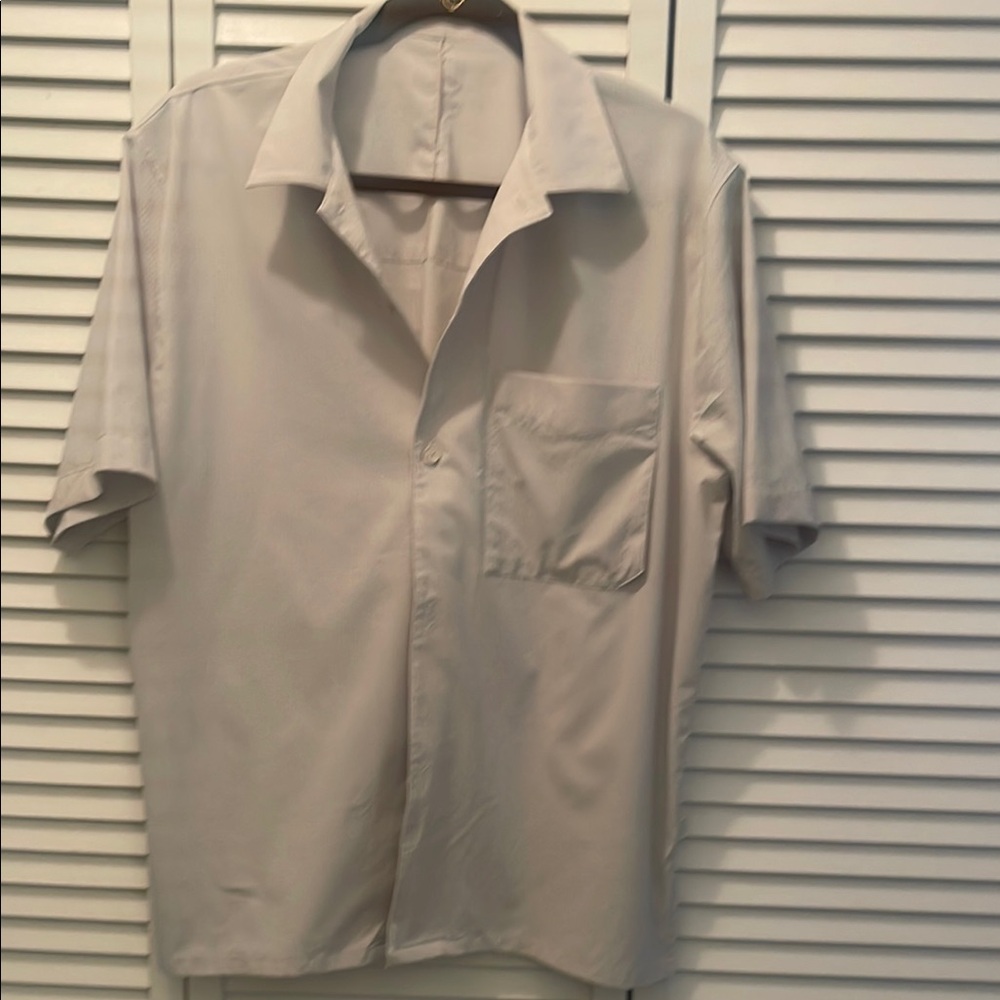 Lululemon men’s White Casual Button Down Shirt with Classic Collar